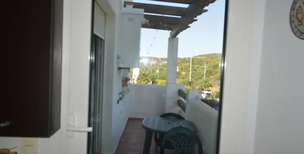 Sale of middle floor apartment in Estepona 15