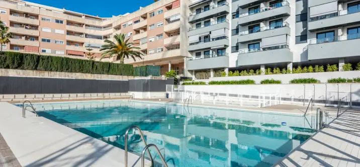 Продажа апартаментов на среднем этаже в Las Lagunas 0