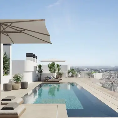 Sale of middle floor apartment in Estepona