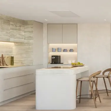 Sale of middle floor apartment in Estepona