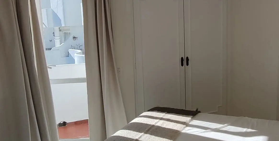 Sale of duplex in Calahonda 14