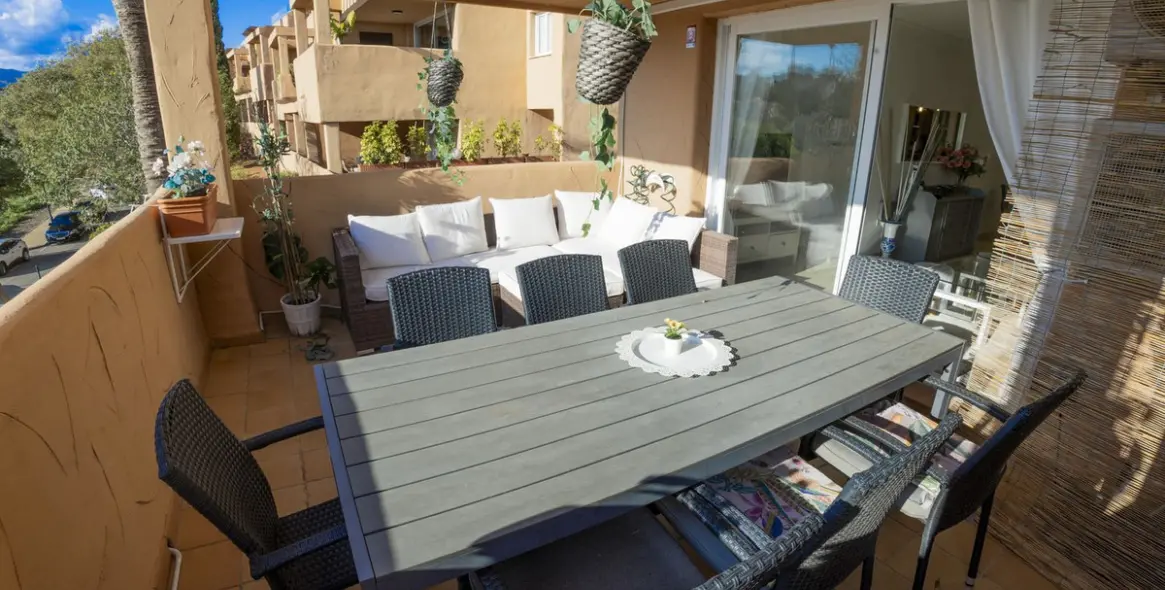 Продажа апартаментов на среднем этаже в Elviria 14