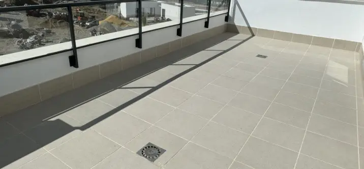 Sale of middle floor apartment in Estepona 0