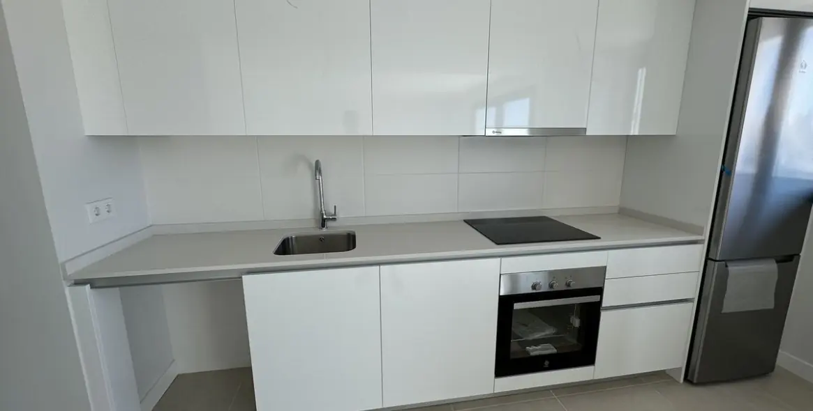 Sale of middle floor apartment in Estepona 10