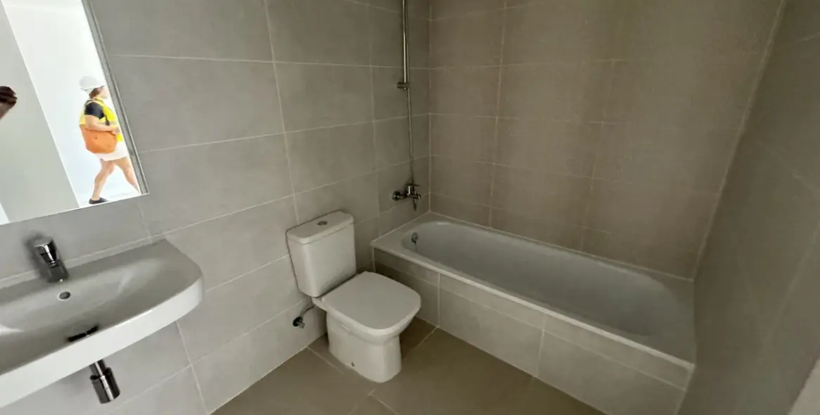 Sale of middle floor apartment in Estepona 13