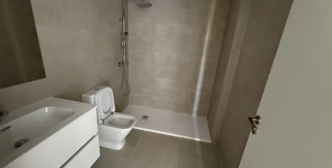 Sale of middle floor apartment in Estepona 14