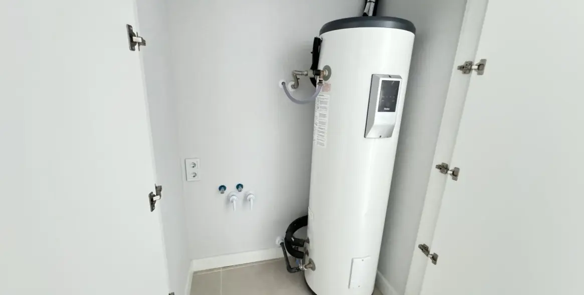 Sale of middle floor apartment in Estepona 15