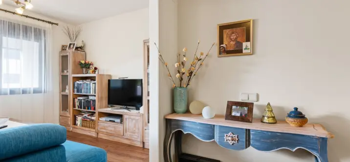 Sale of middle floor apartment in Estepona 1