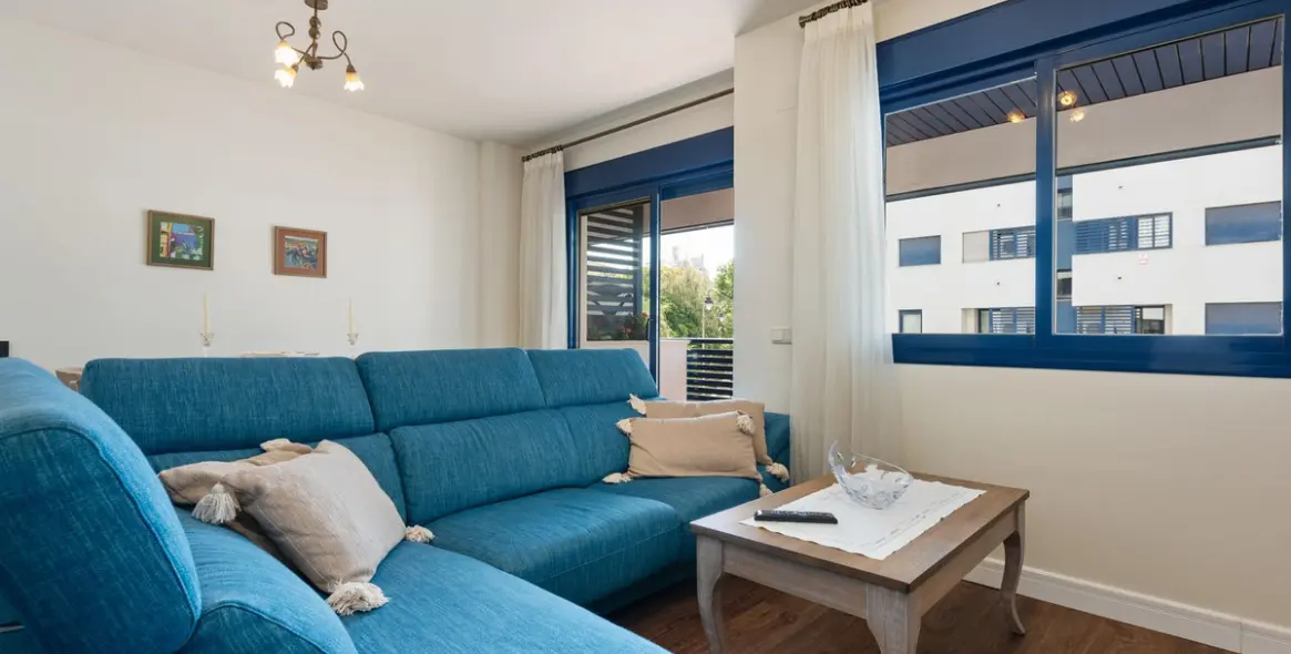 Sale of middle floor apartment in Estepona 3