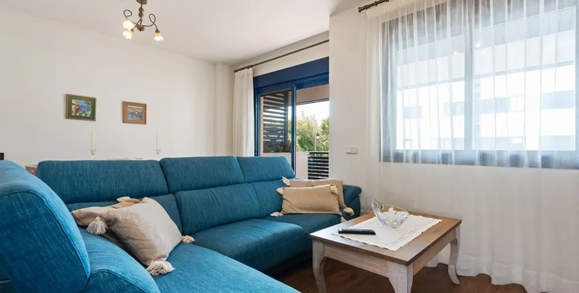 Sale of middle floor apartment in Estepona 4