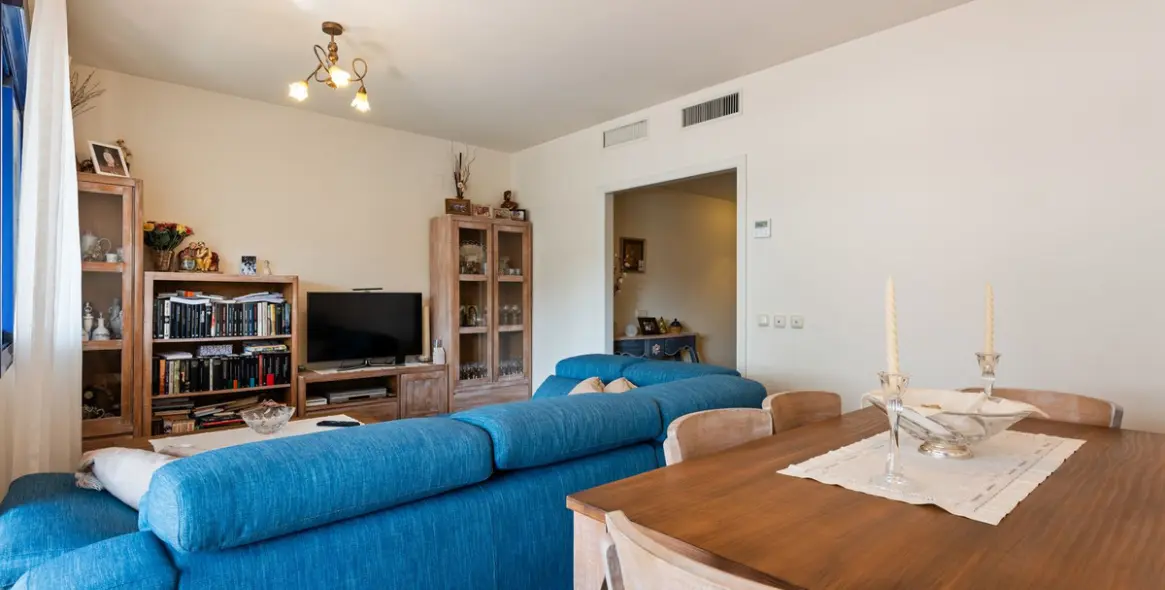 Sale of middle floor apartment in Estepona 6