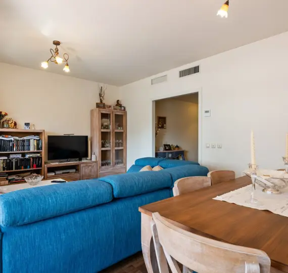 Sale of middle floor apartment in Estepona