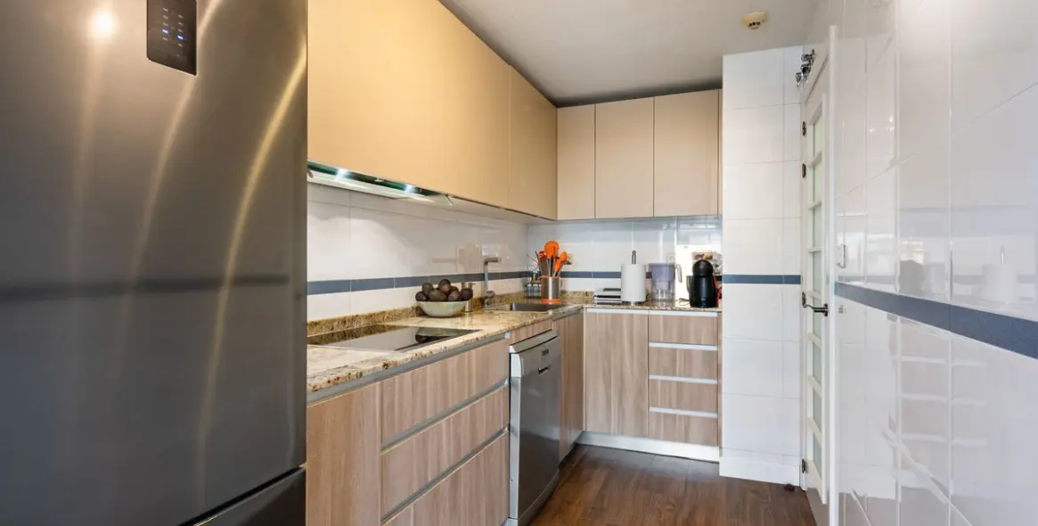 Sale of middle floor apartment in Estepona 10