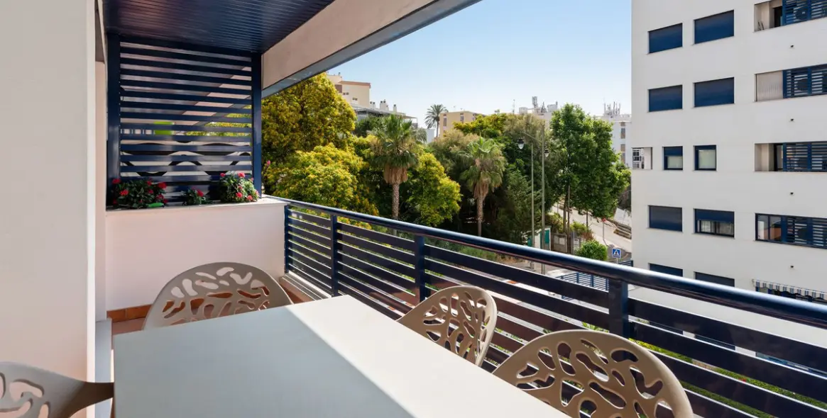Sale of middle floor apartment in Estepona 19