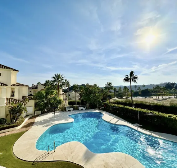 Sale of middle floor apartment in Casares