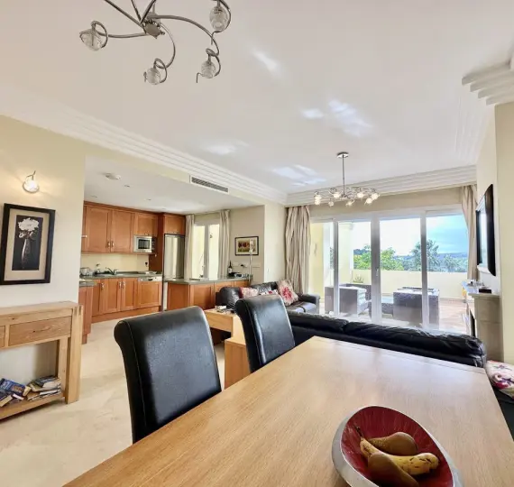 Sale of middle floor apartment in Casares