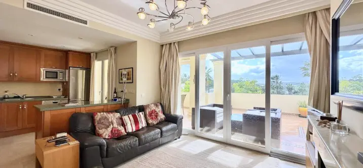 Sale of middle floor apartment in Casares 2