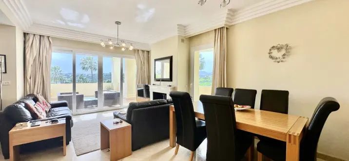 Sale of middle floor apartment in Casares 4