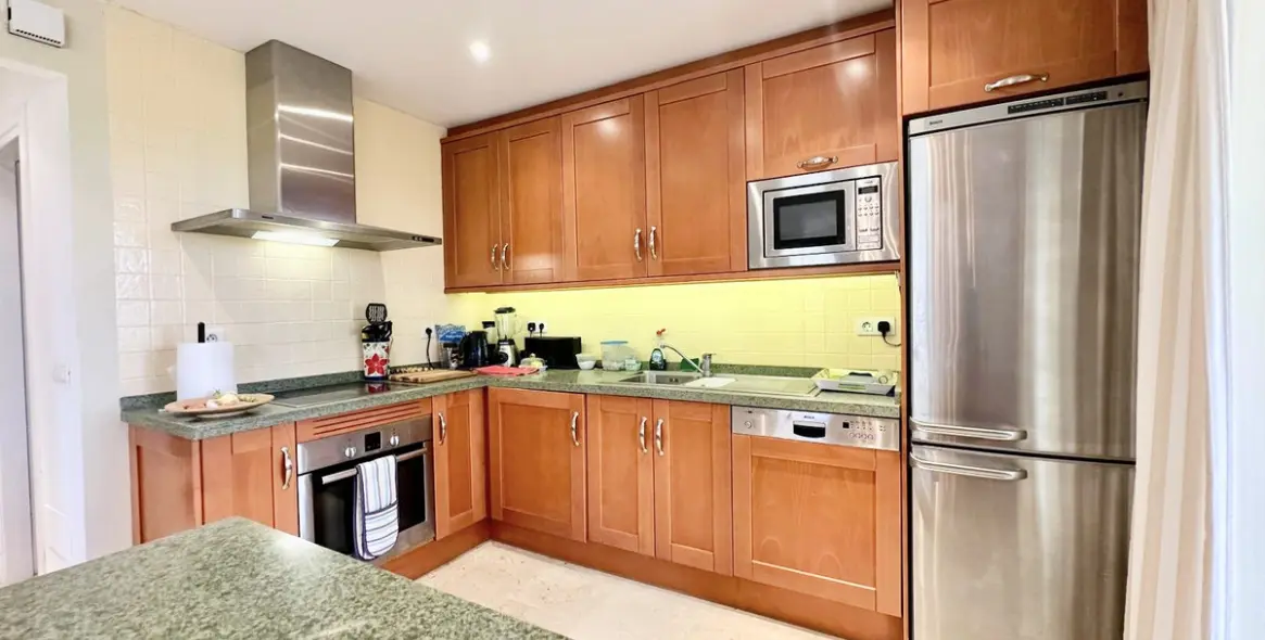 Продажа апартаментов на среднем этаже в Casares 9