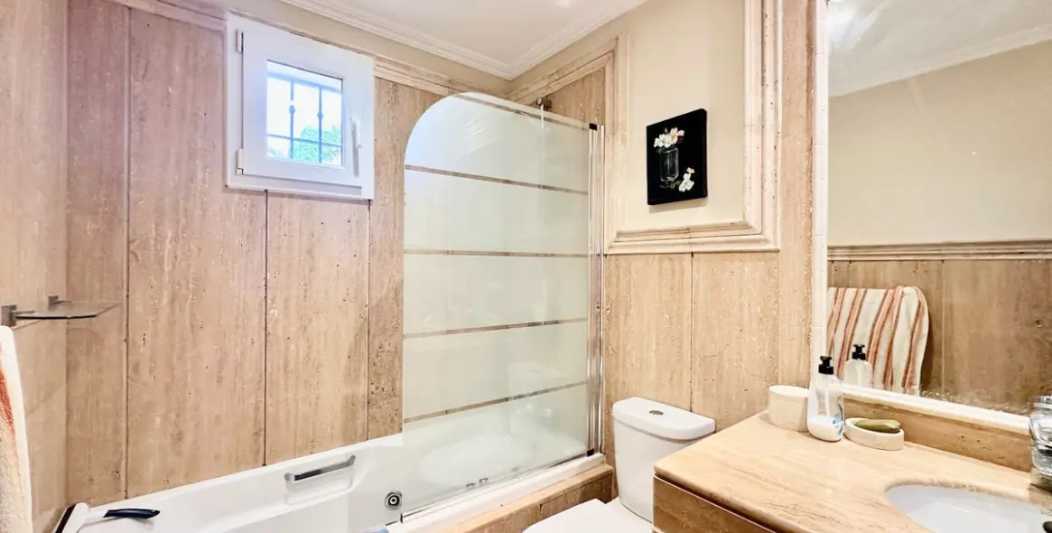 Продажа апартаментов на среднем этаже в Casares 13