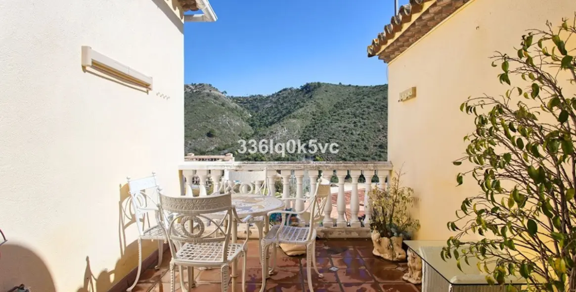 Sale of townhouse in Benahavís 2