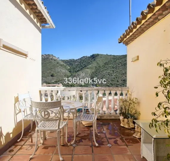 Sale of townhouse in Benahavís