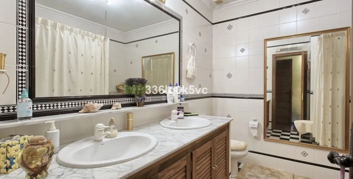 Sale of townhouse in Benahavís 12