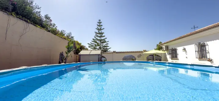 Sale of finca - cortijo in Tolox 1