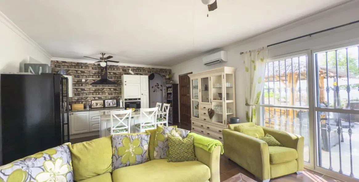 Sale of finca - cortijo in Tolox 10