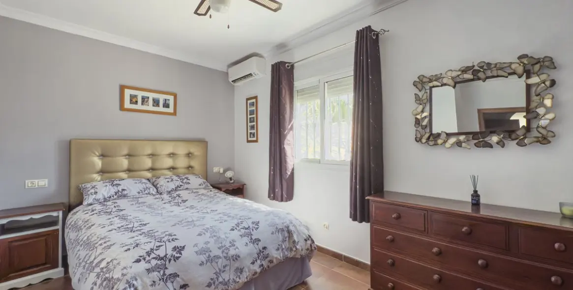 Sale of finca - cortijo in Tolox 12