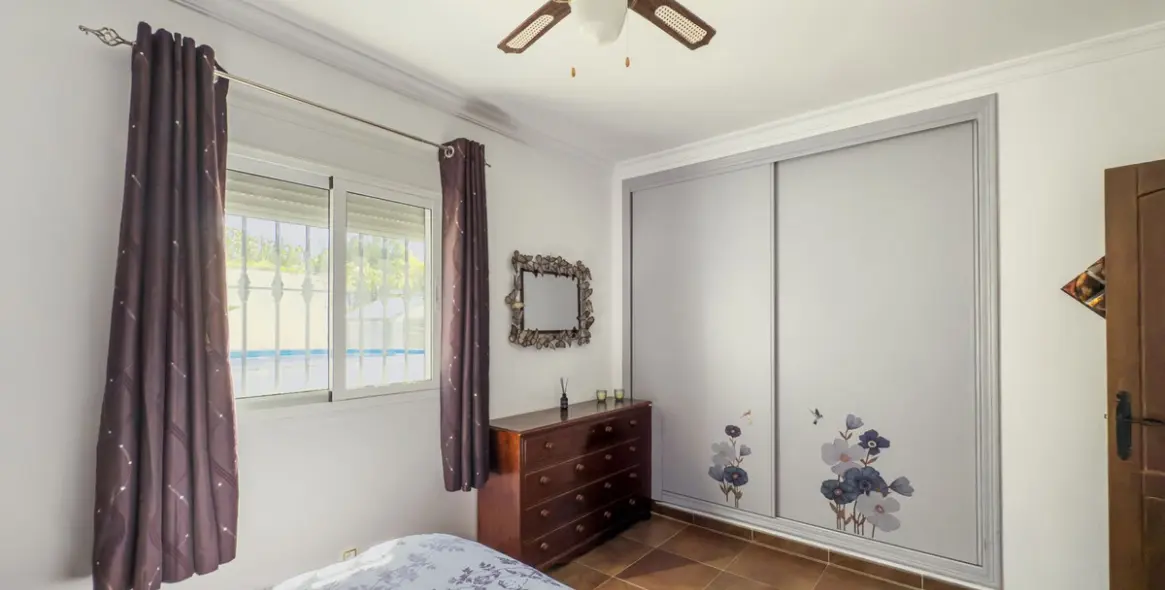 Sale of finca - cortijo in Tolox 13