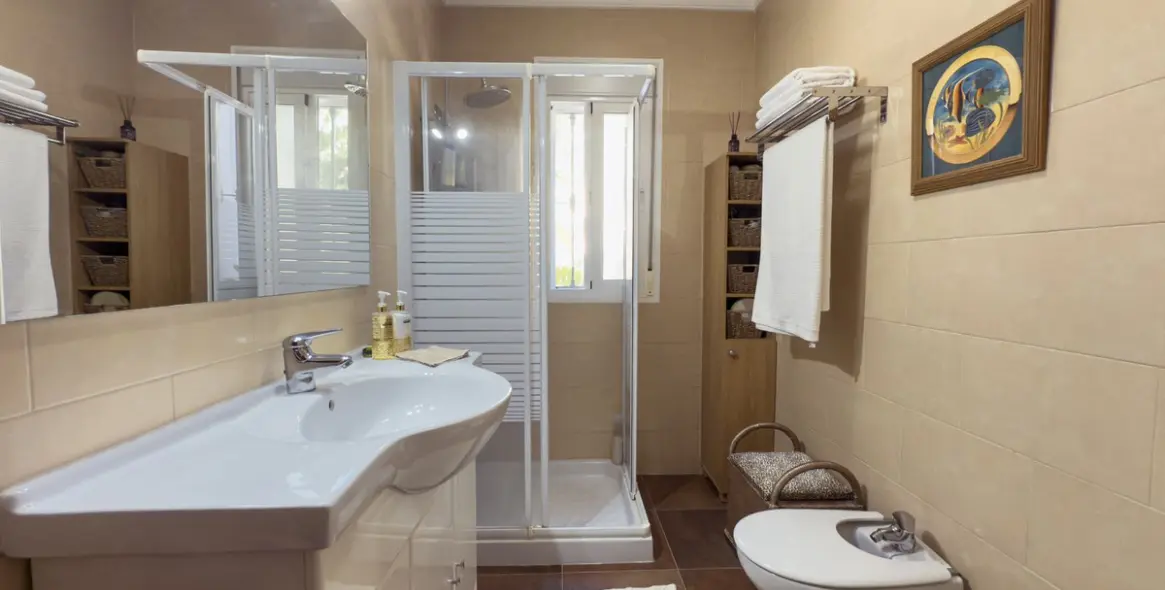 Sale of finca - cortijo in Tolox 16