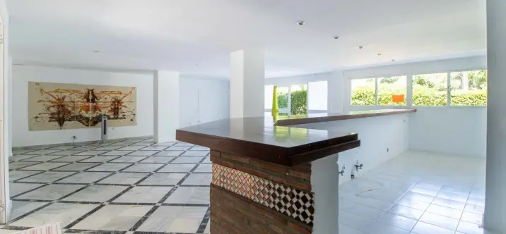 Продажа бизнеса в Estepona 4