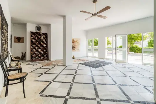 Image 9 thumb