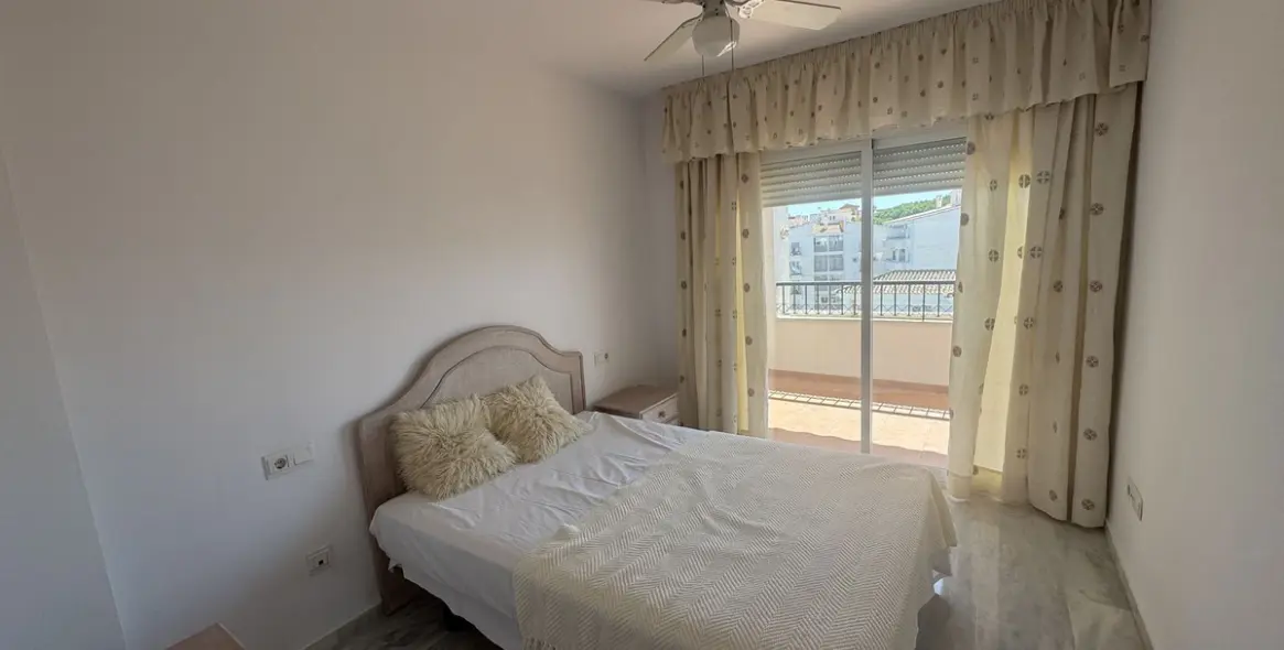 Продажа апартаментов на среднем этаже в Calahonda 8