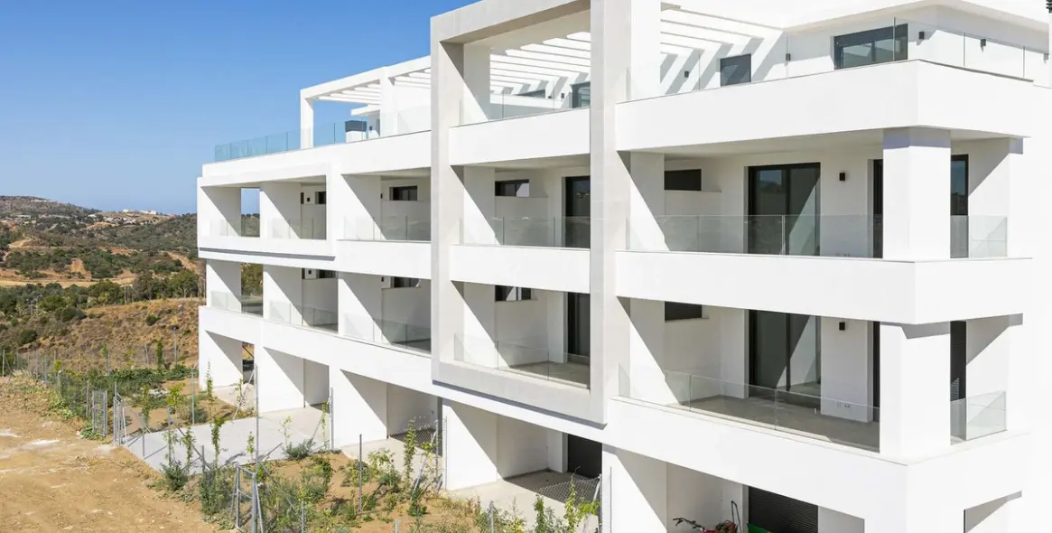 Sale of middle floor apartment in Calanova Golf 2