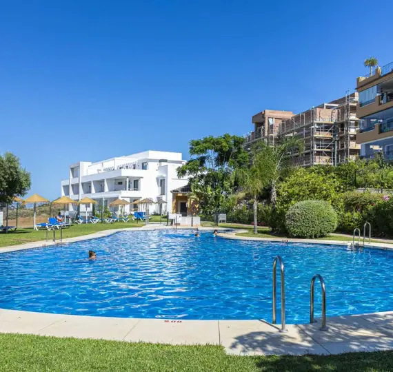 Продажа апартаментов на среднем этаже в Calanova Golf