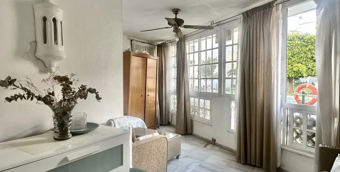Sale of ground floor apartment in Marbella 11
