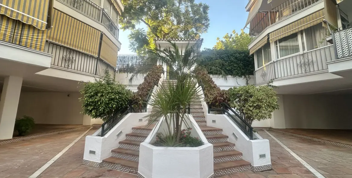 Sale of ground floor apartment in Marbella 34