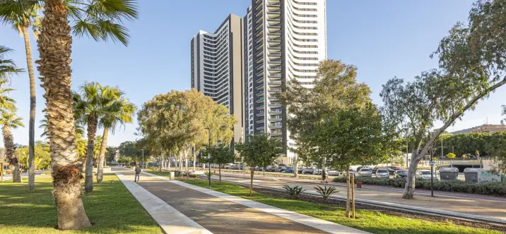 Sale of middle floor apartment in Málaga 0