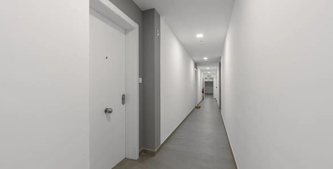 Sale of middle floor apartment in Málaga 4