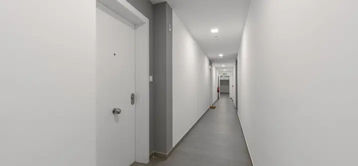 Sale of middle floor apartment in Málaga 3