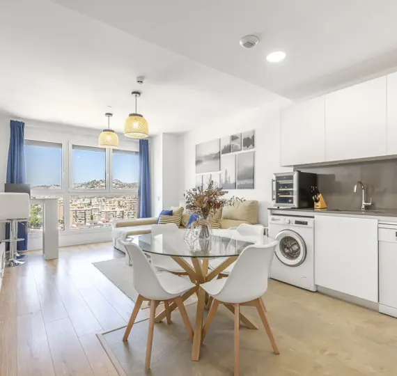 Sale of middle floor apartment in Málaga