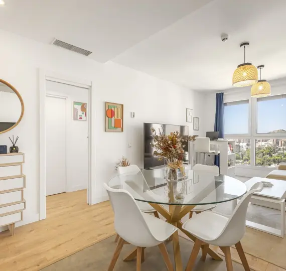 Sale of middle floor apartment in Málaga