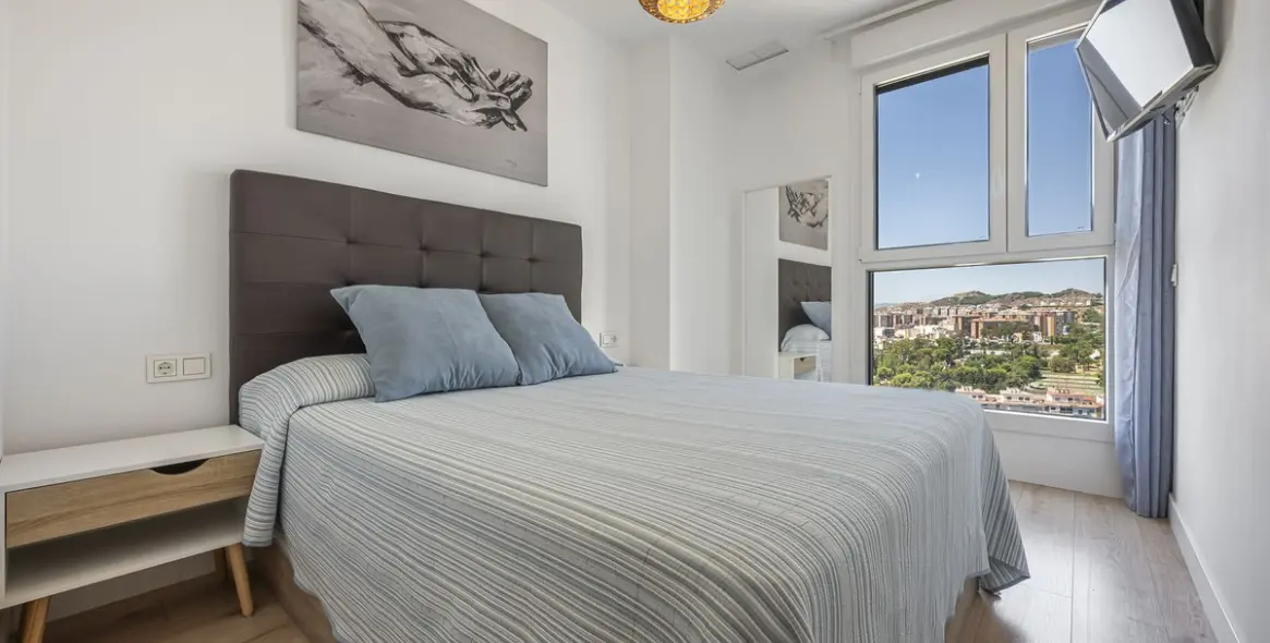 Sale of middle floor apartment in Málaga 7