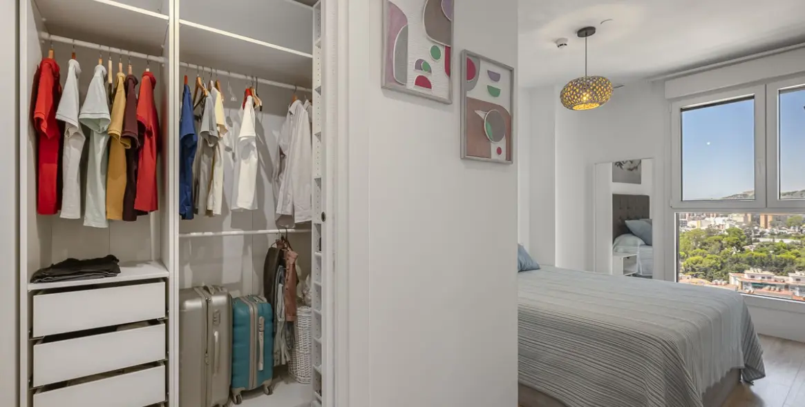 Sale of middle floor apartment in Málaga 9