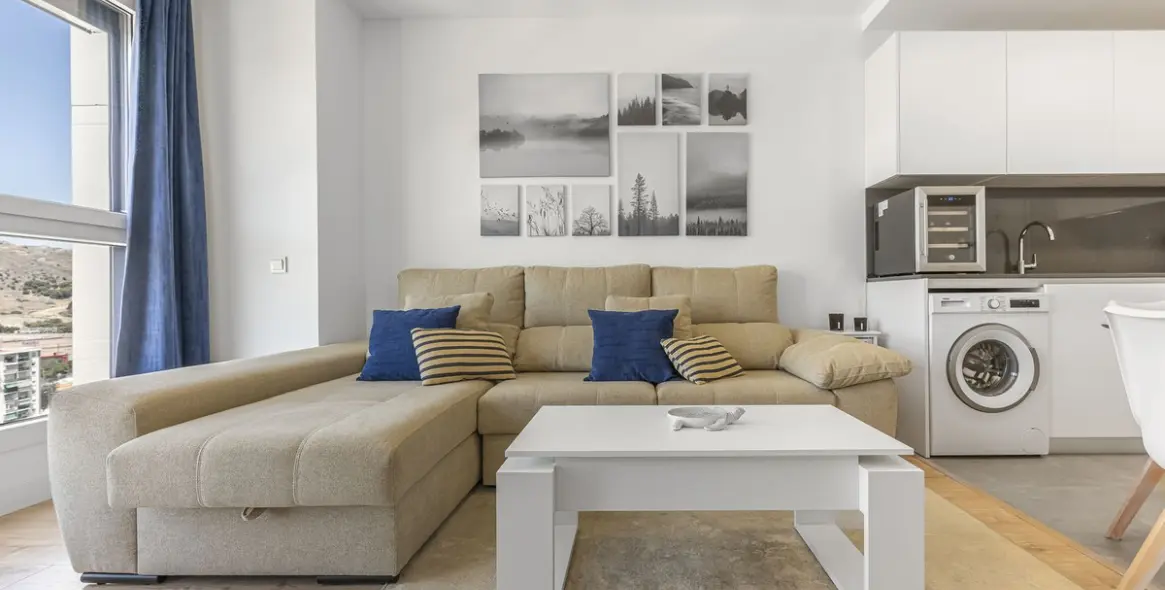 Sale of middle floor apartment in Málaga 13