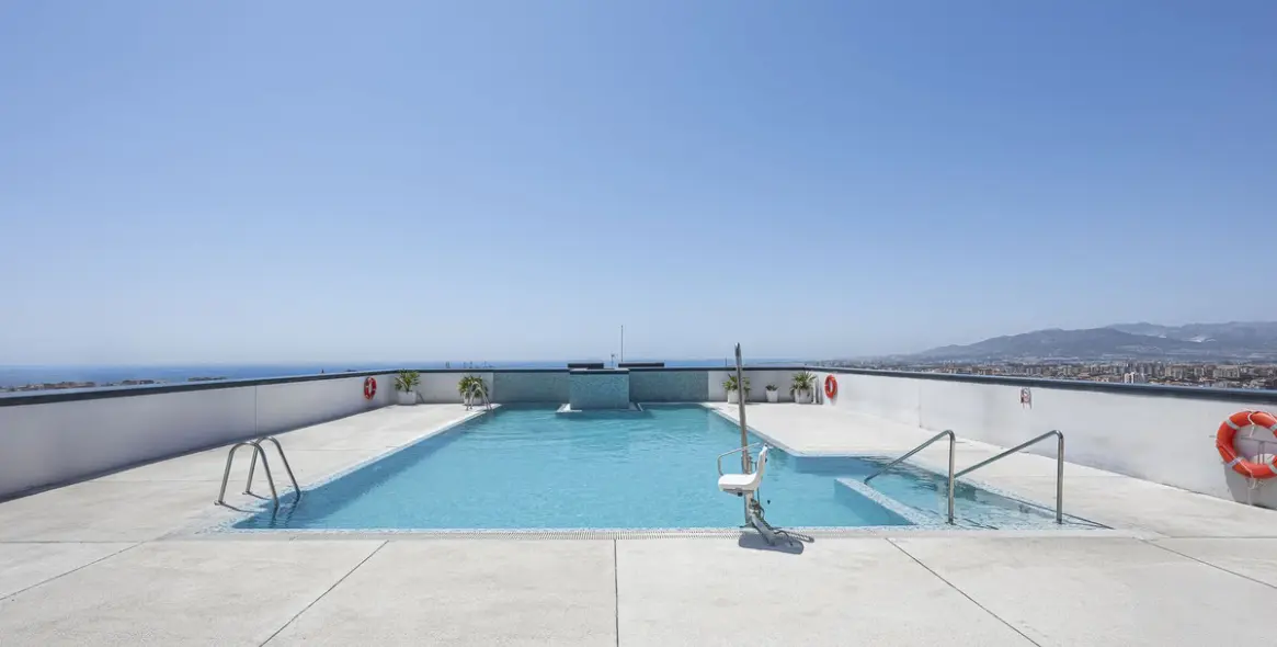 Sale of middle floor apartment in Málaga 20