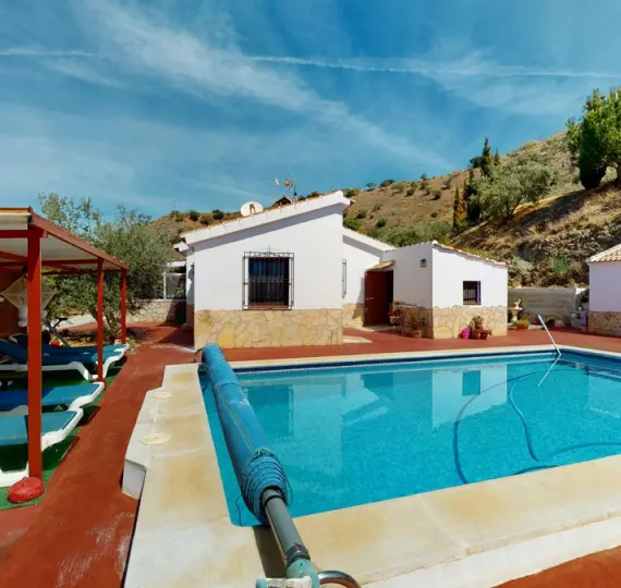 Sale of detached villa in El Borge