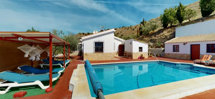 Sale of detached villa in El Borge 0